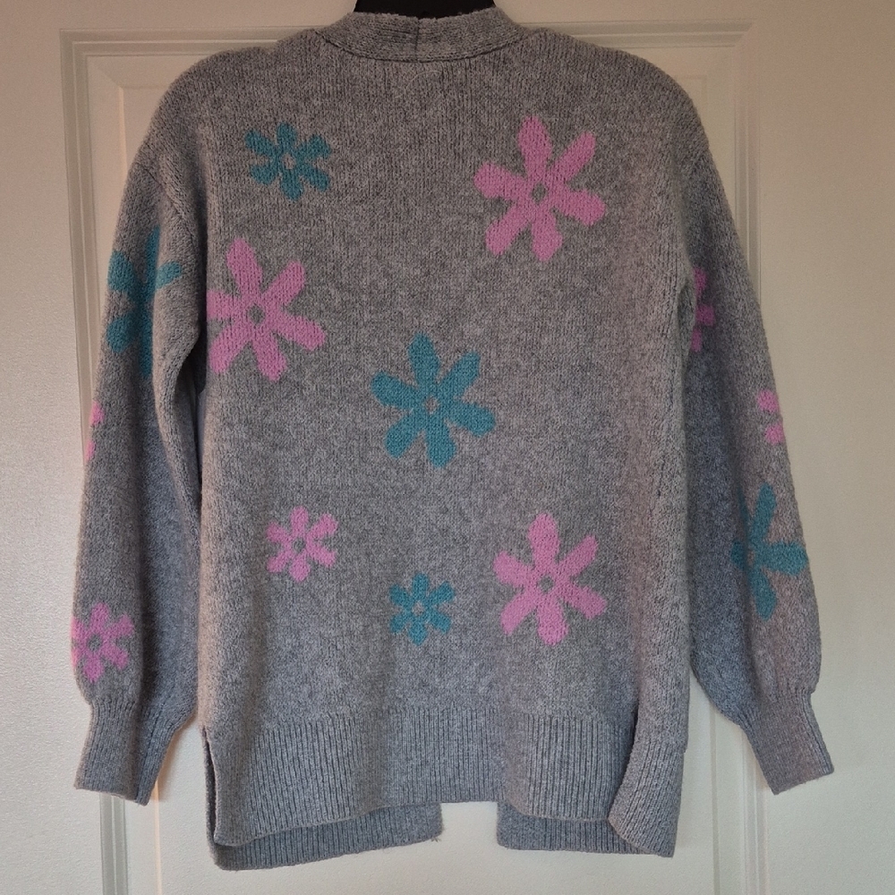 SO Kids Gray Sweater with Pink and Blue Floral Design - Picture 4 of 4